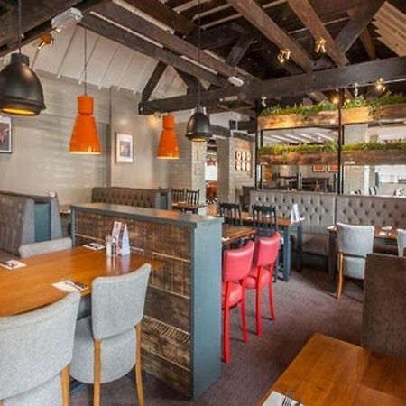 Premier Inn Глостер Экстерьер фото